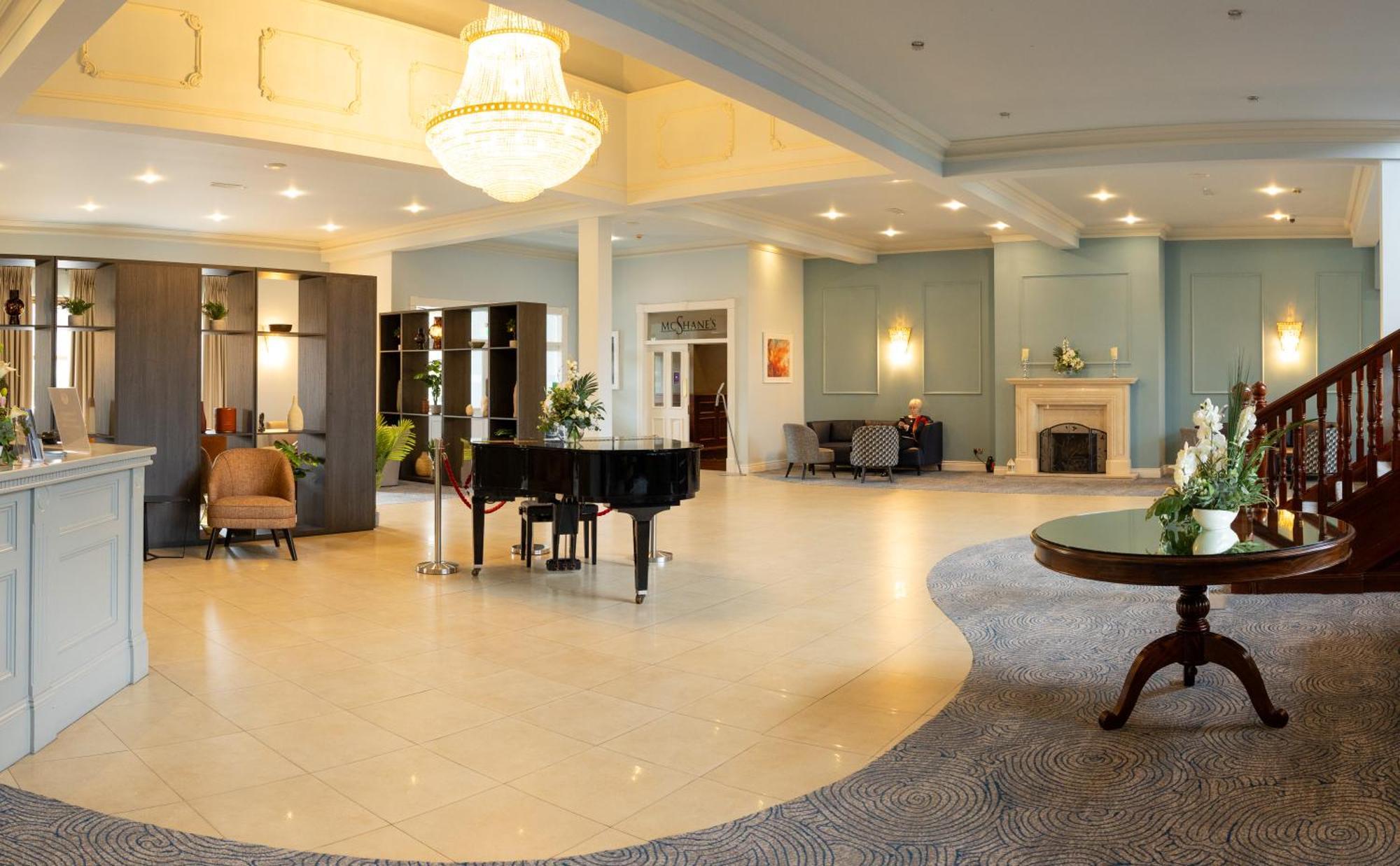 Great National Hotel Ballina Балина Екстериор снимка