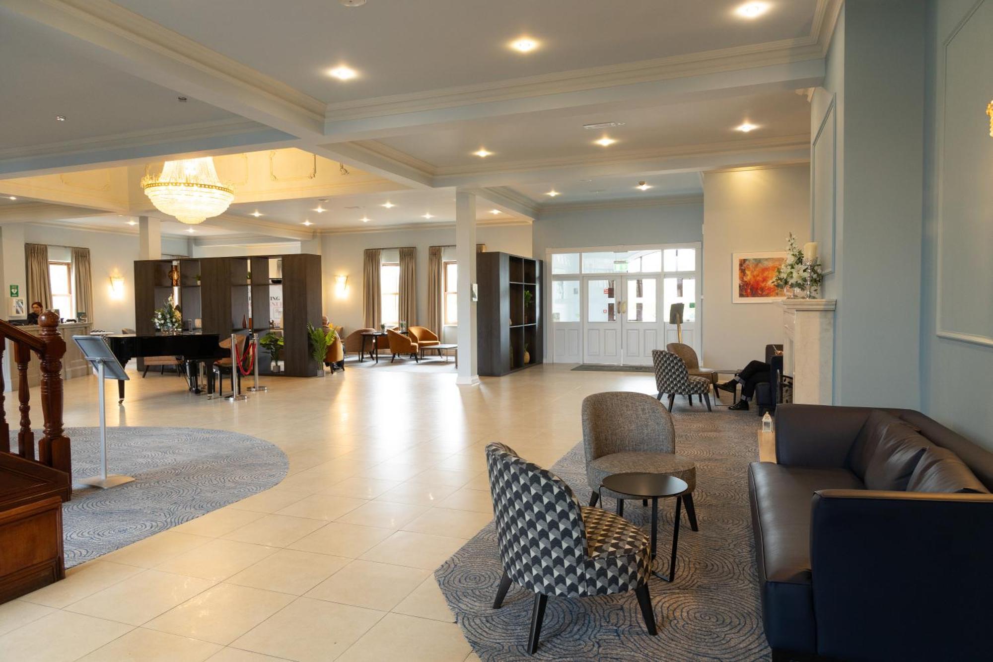 Great National Hotel Ballina Балина Екстериор снимка